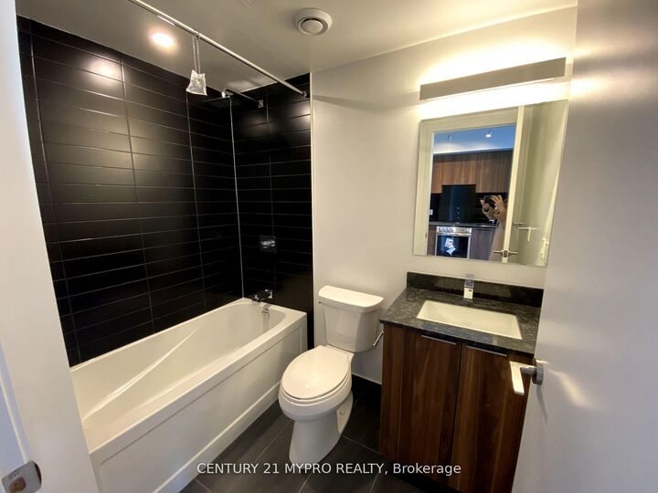Property Photo:  501 Yonge Street 1106  ON M4Y 1Y4 