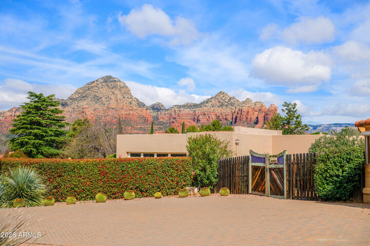 Property Photo:  280 Saddlerock Circle  AZ 86336 