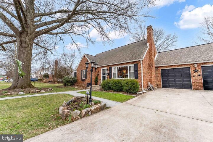 Property Photo:  3612 Schoolhouse Lane  PA 17109 