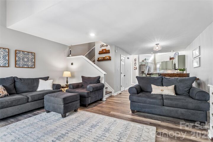 Property Photo:  14021 Queens Harbor Road  NC 28278 