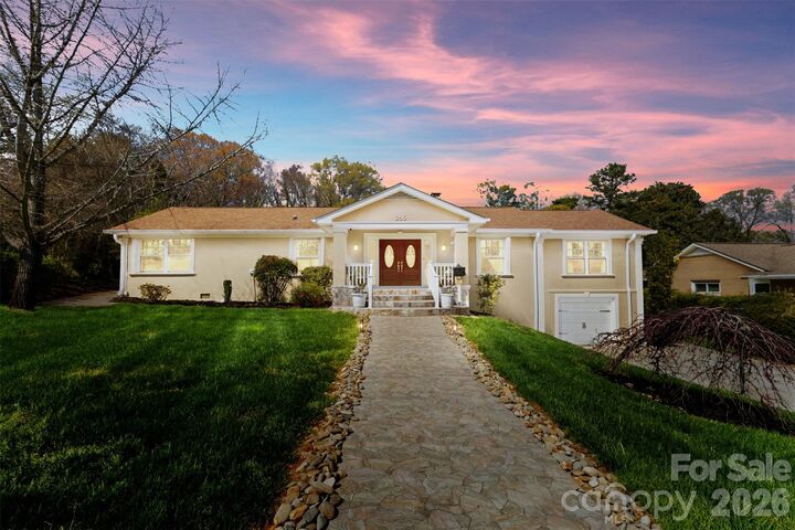 Property Photo: 265 Anthony Circle NC 28211