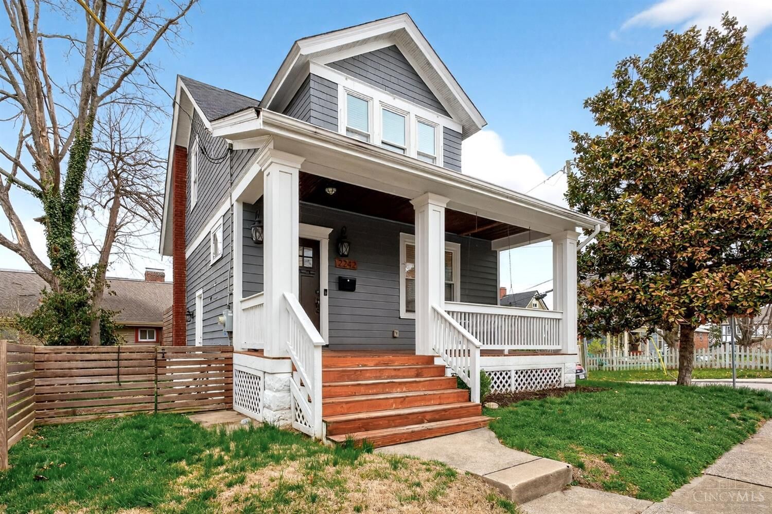 Property Photo:  2242 Ivy Avenue  OH 45208 
