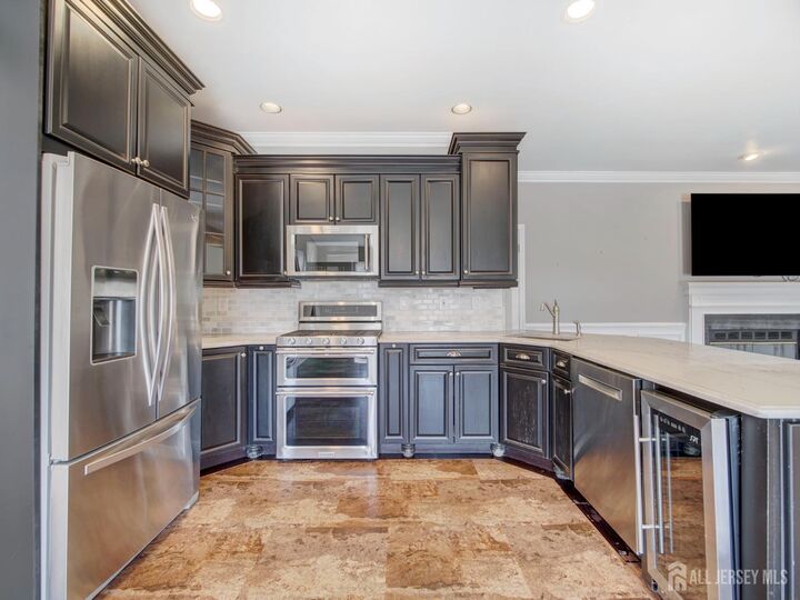 Property Photo:  8 Mulberry Court  NJ 08876 