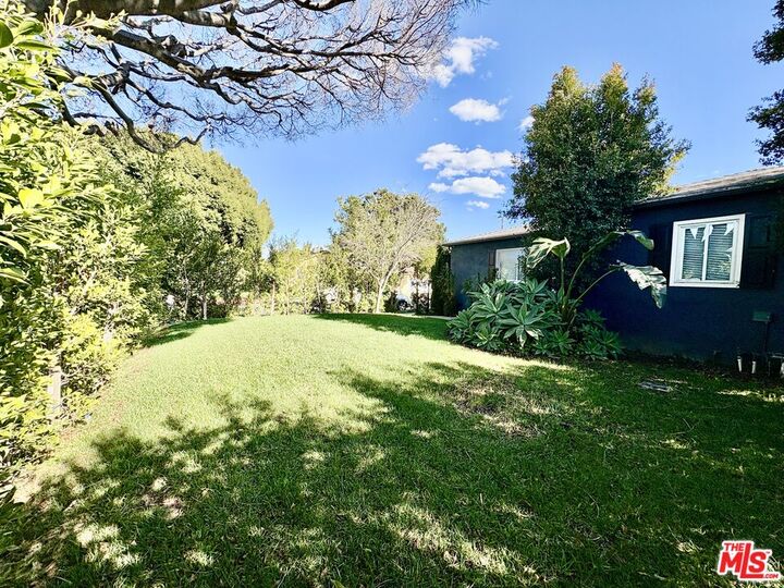 Property Photo:  2850 Delaware Ave  CA 90404 