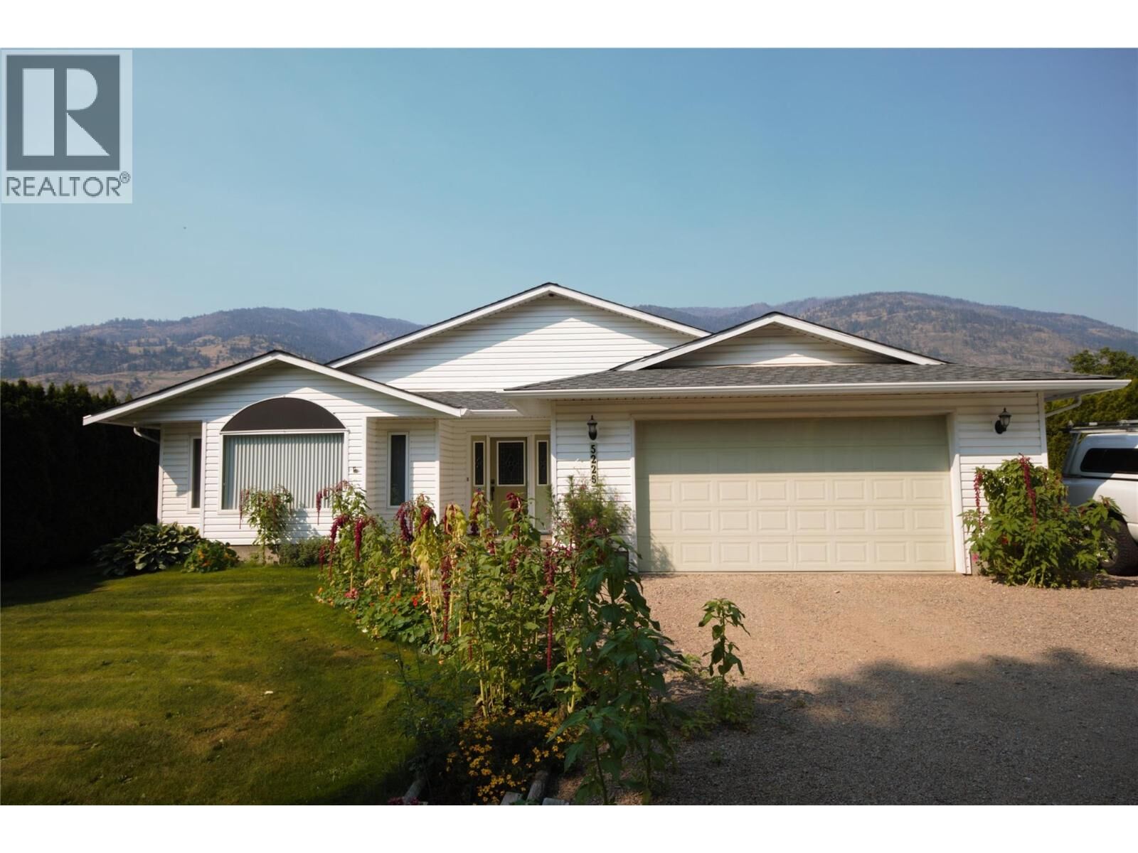 Property Photo: 5226 Haynes Road BC V0H 1T1