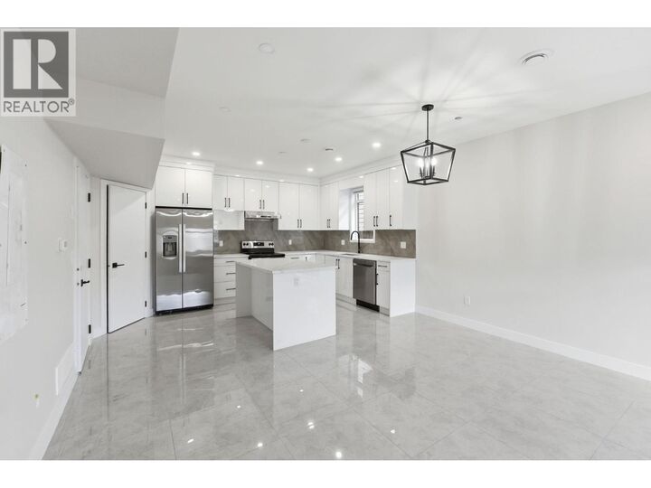 Property Photo: 722 Coopland Crescent 4 BC V1Y 2V1