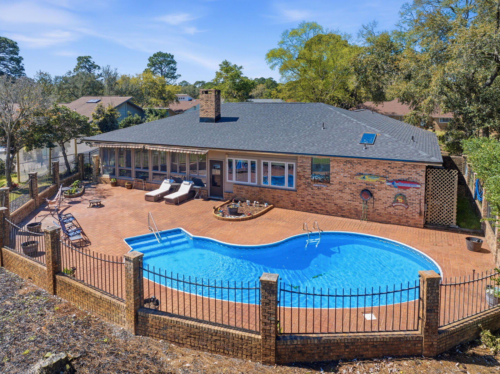 Property Photo: 1013 E Troon Drive FL 32578