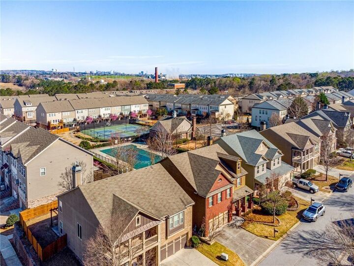 Property Photo: 2048 Village Crest Drive NW GA 30318