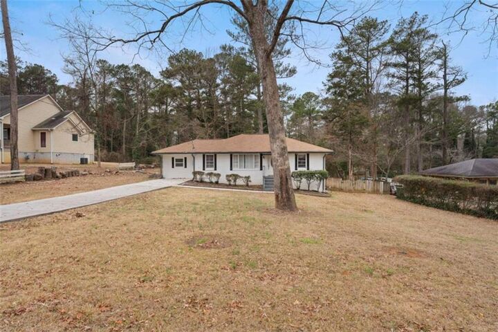Property Photo:  1621 N Columbia Place N  GA 30032 