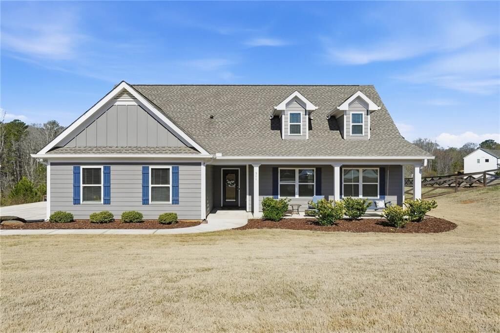 Property Photo:  511 Grand Oaks Avenue  GA 30620 