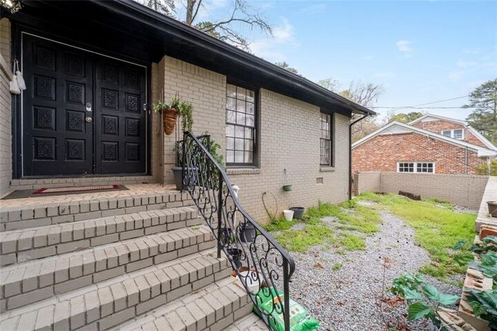 Property Photo:  957 Rowland Road  GA 30083 