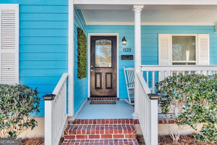 Property Photo:  1223 E Waldburg Street  GA 31404 