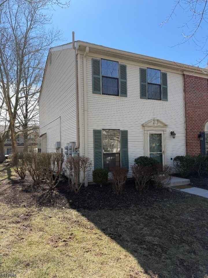Property Photo:  32 Woodward Ln Ondo  NJ 07920 
