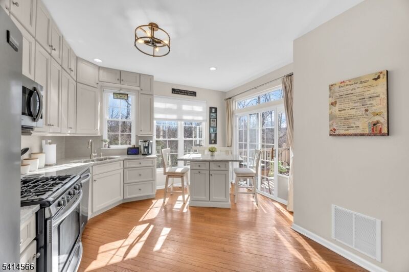 Property Photo:  56 Loft Dr 56  NJ 08836 