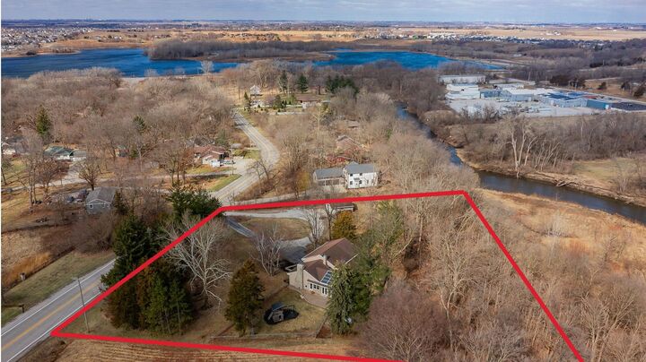 Property Photo:  413 W Riverside Road  IA 50010 