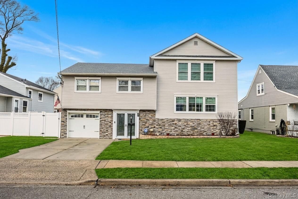 Property Photo:  495 Russell Street  NY 11510 