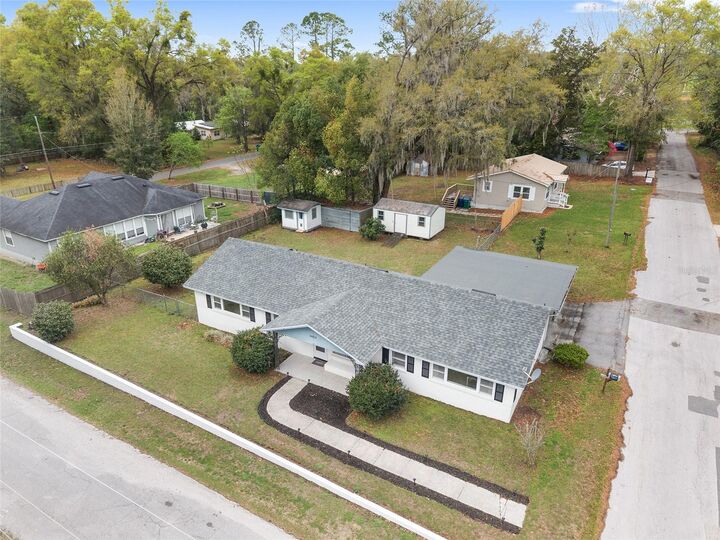 Property Photo:  14404 NW 145th Terrace  FL 32615 