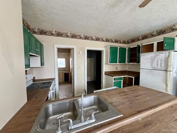 Property Photo: 613 N 9th Street MI 49837