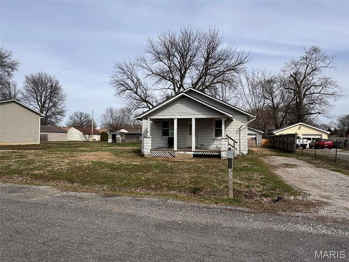 Property Photo:  128 Big 4 Place  IL 62040 