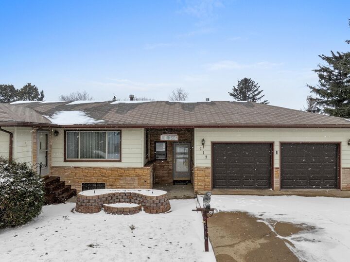 Property Photo: 117 35th Ave SE ND 58701