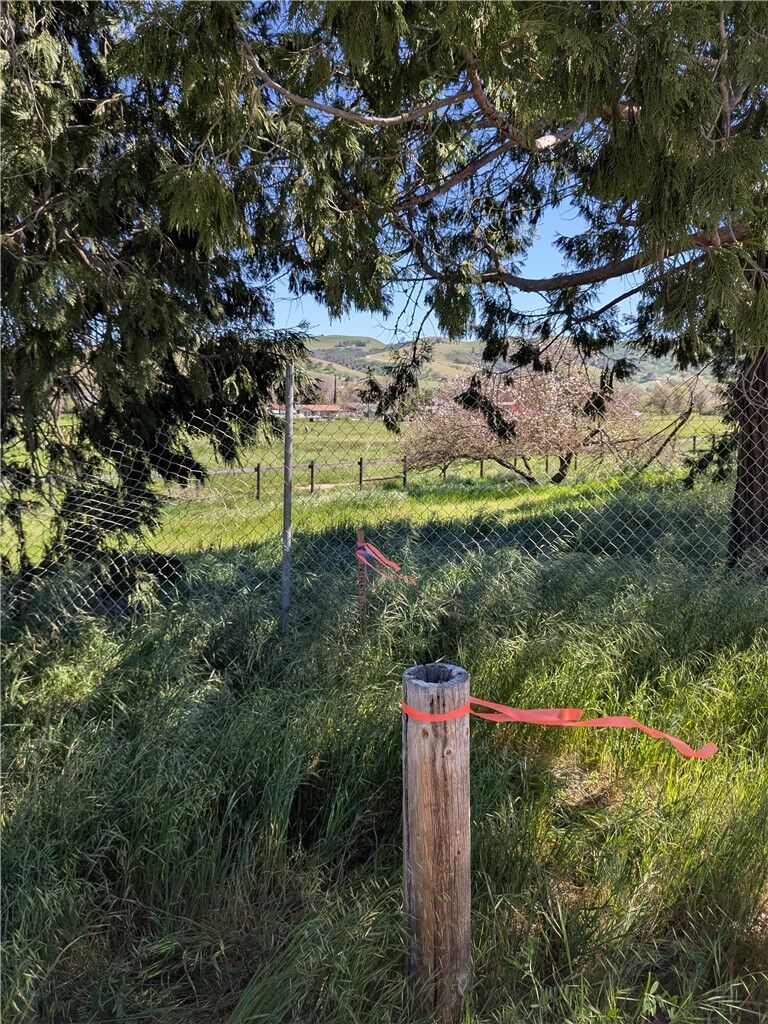 Property Photo:  7725 Gabarda  CA 93422 