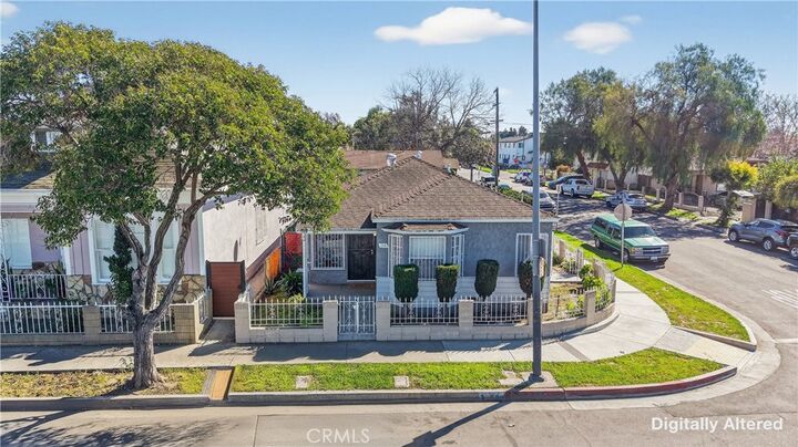 Property Photo:  200 E Century Boulevard  CA 90003 