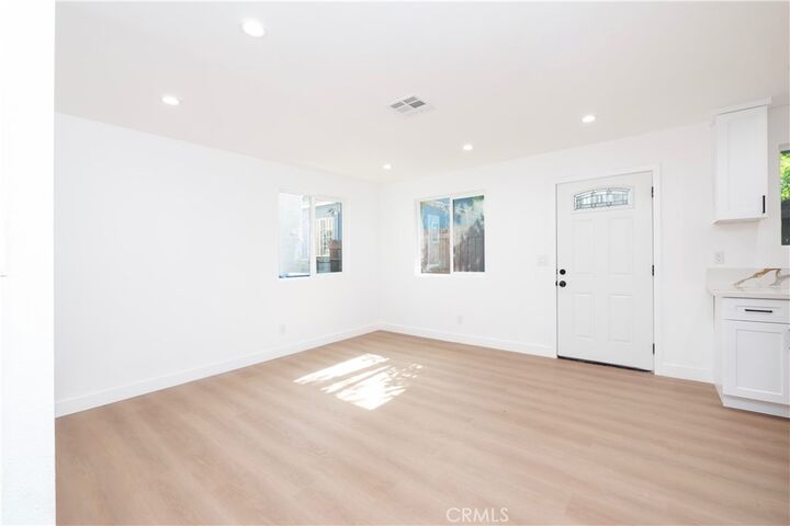 Property Photo:  5739 S St Andrews Pl 1/2  CA 90062 
