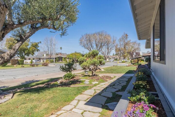 Property Photo:  1211 Via Paraiso  CA 93901 