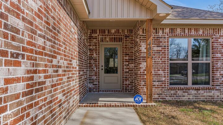 Property Photo:  408 S Baltimore  AR 72442 