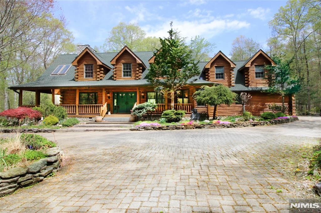 Property Photo:  31 Kent Road  NJ 07860 