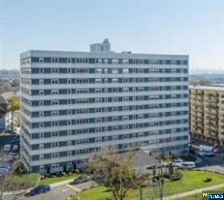 Property Photo:  280 Prospect Avenue 5D  NJ 07601 