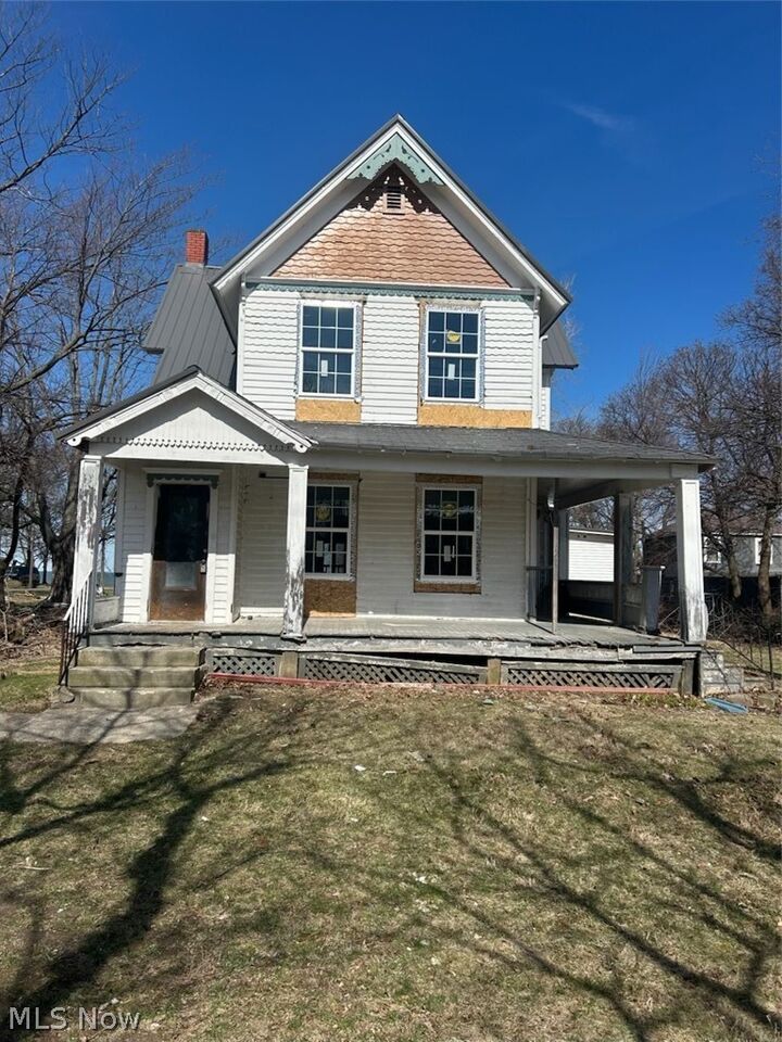 Property Photo:  2912 W Erie Avenue  OH 44053 