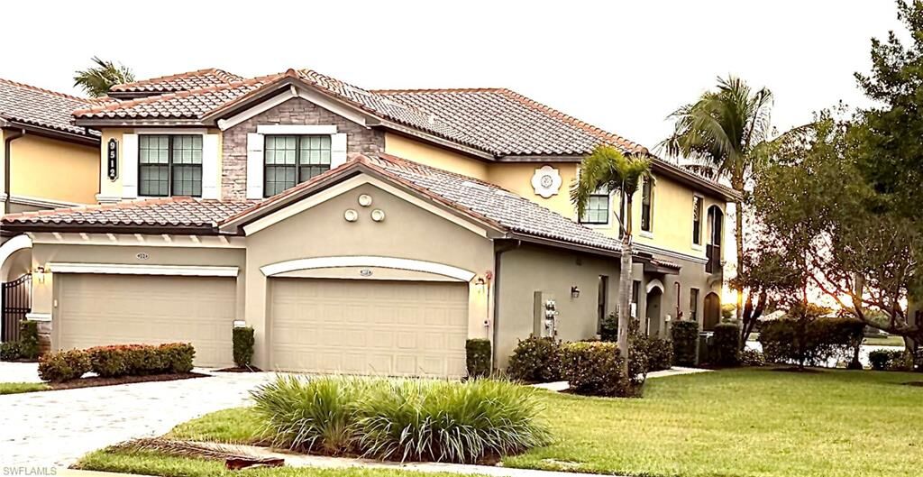 Property Photo:  9512 Napoli Ln 102  FL 34113 