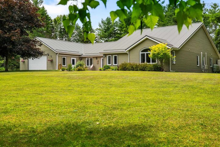 Property Photo: 532 Oakland Road NS B0J 2E0