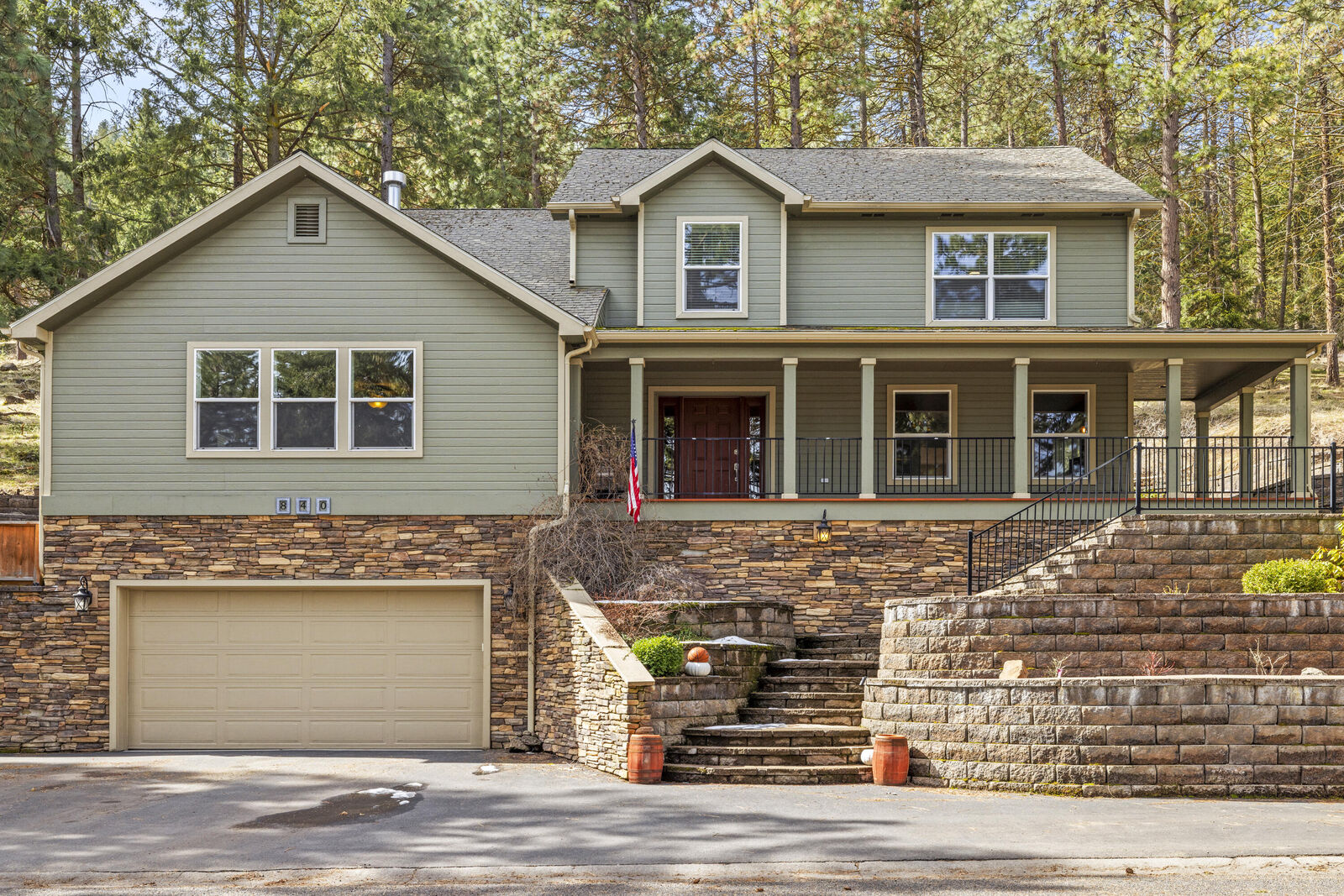 Property Photo: 840 Ponderosa Drive OR 97601