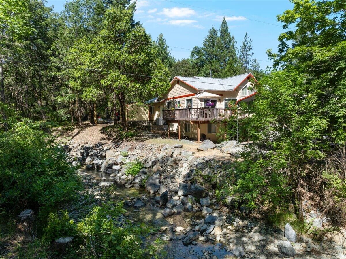 Property Photo:  8081 W Evans Creek Road  OR 97537 