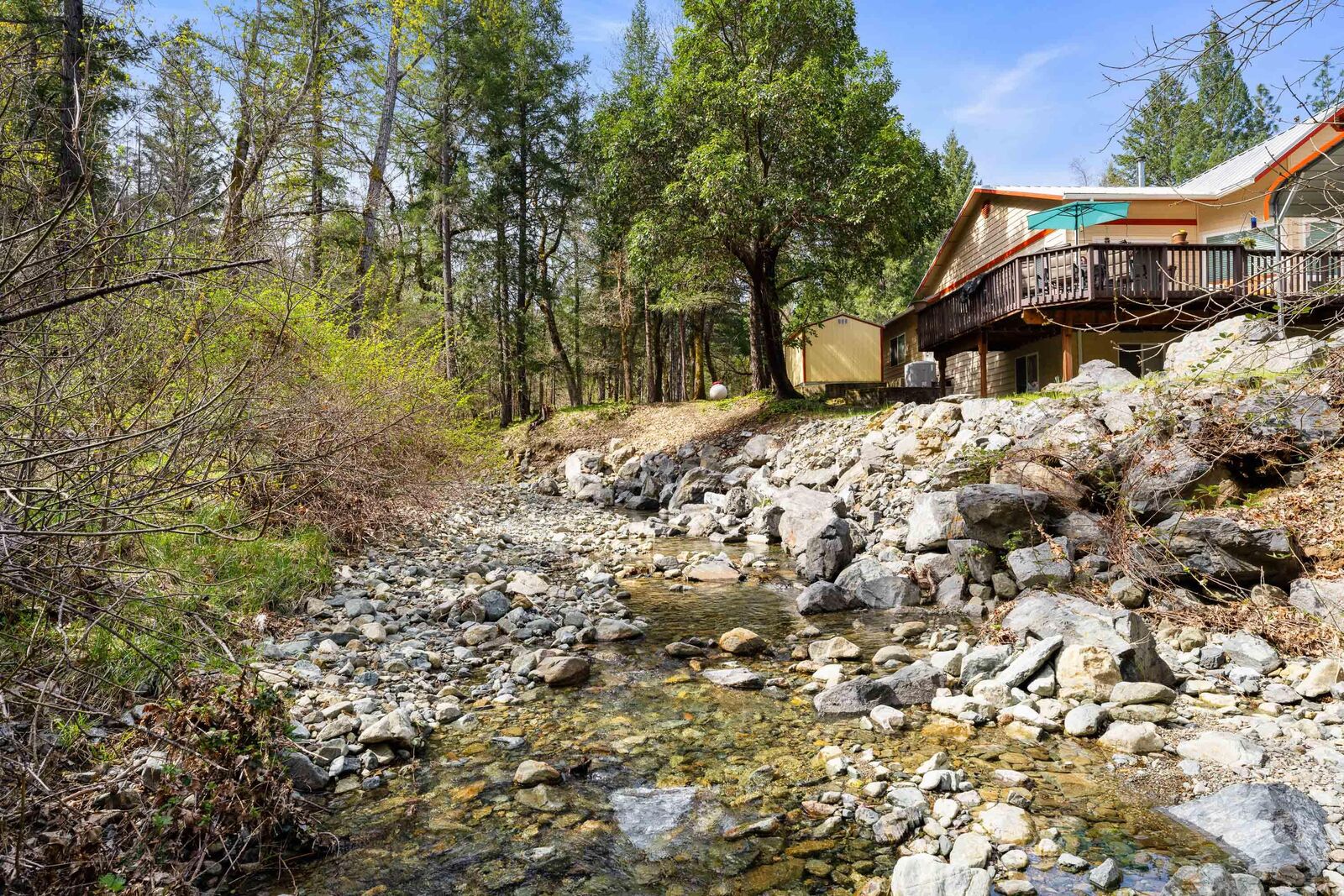 Property Photo: 8081 W Evans Creek Road OR 97537