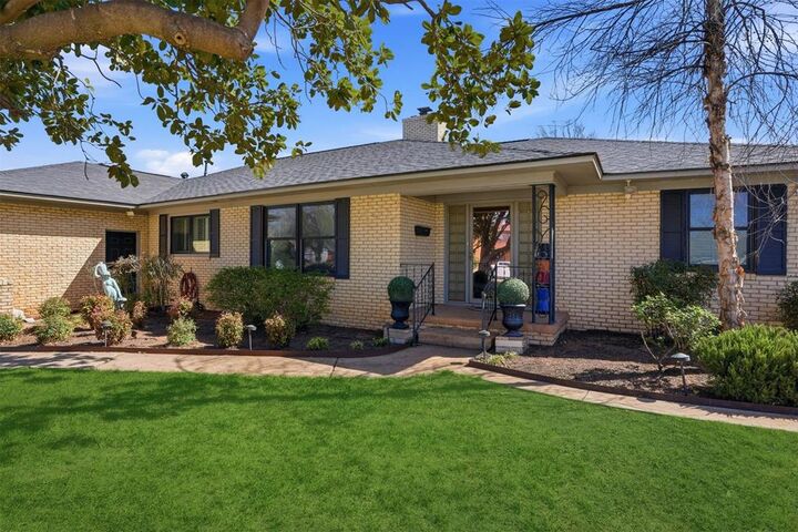 Property Photo:  1516 N Hudson Street  OK 73521 