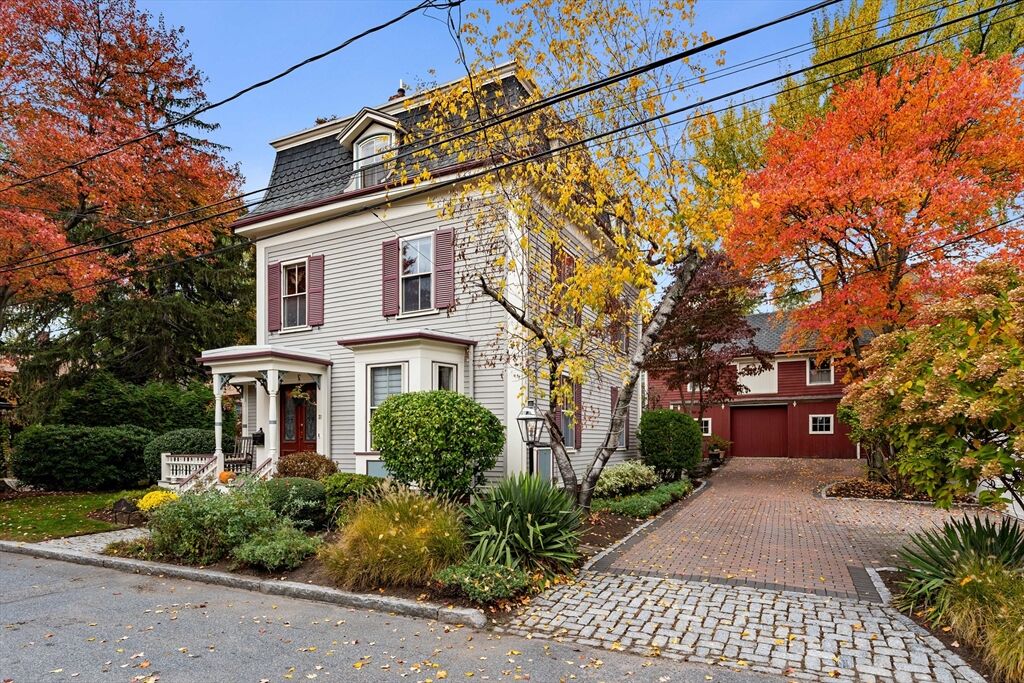 Property Photo:  21 Avon Place  MA 02474 