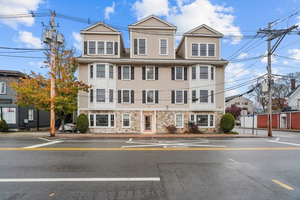 Property Photo: 10 Porter St C MA 02072