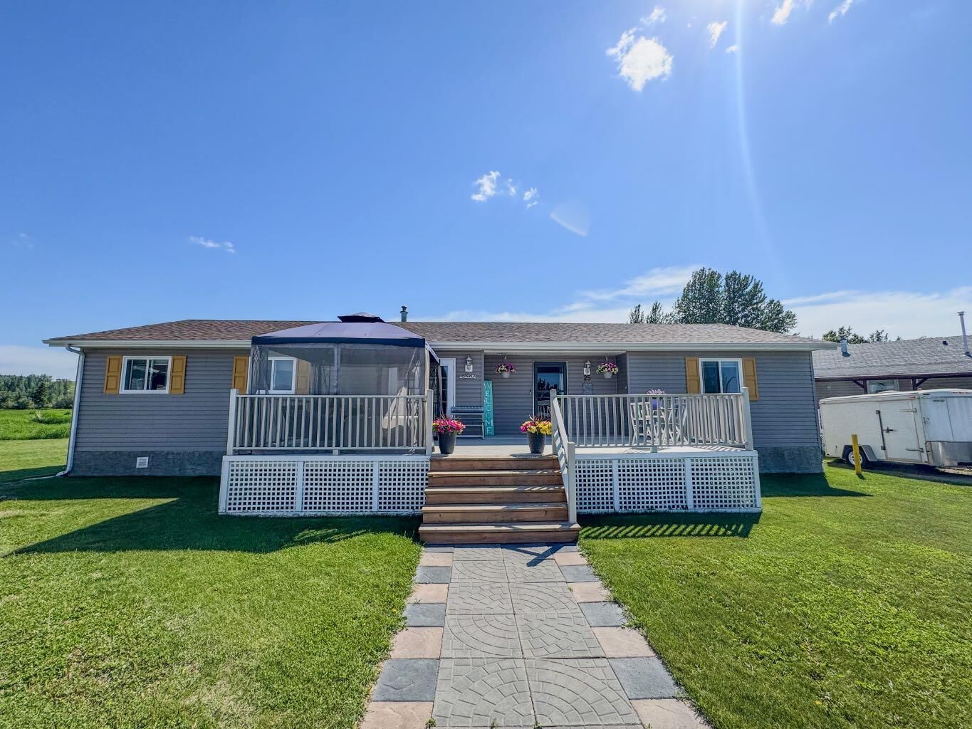 Property Photo: 25 Keystone Place AB T7S 0B2