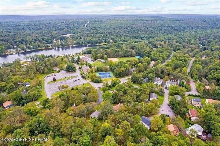 Property Photo:  5265 Glen Terrace  PA 18466 