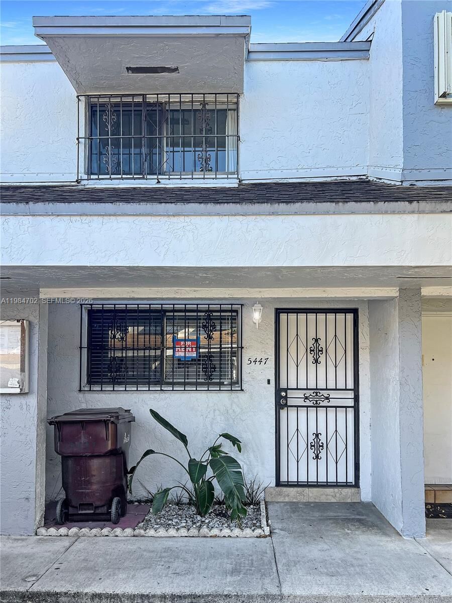 Property Photo:  5447 W 22nd Ct 5447  FL 33016 