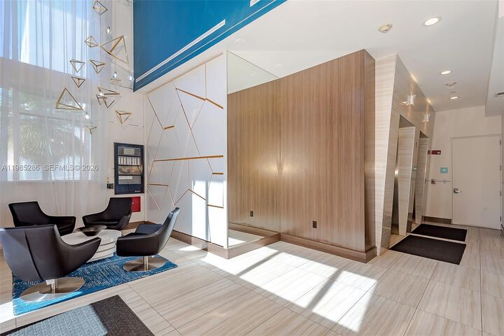 Property Photo:  200 Ocean Dr 5A  FL 33139 