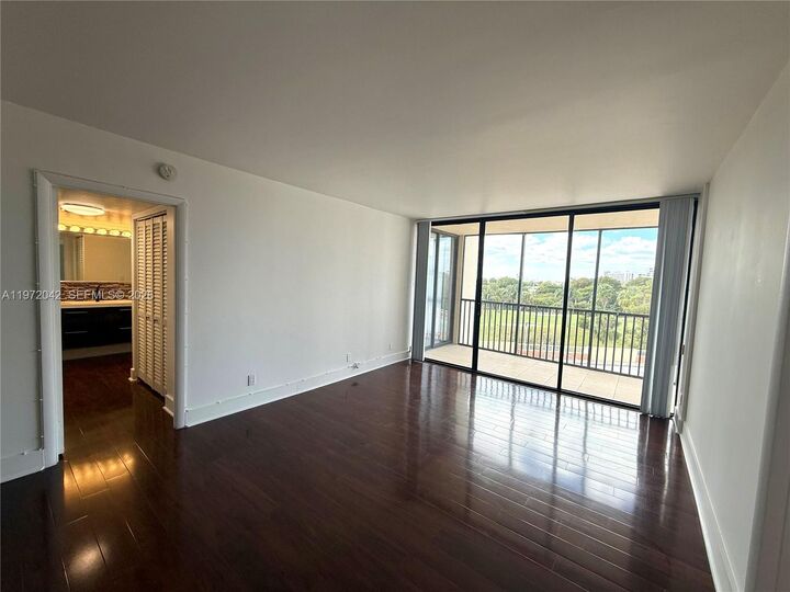 Property Photo: 20335 W Country Club Dr 502 FL 33180