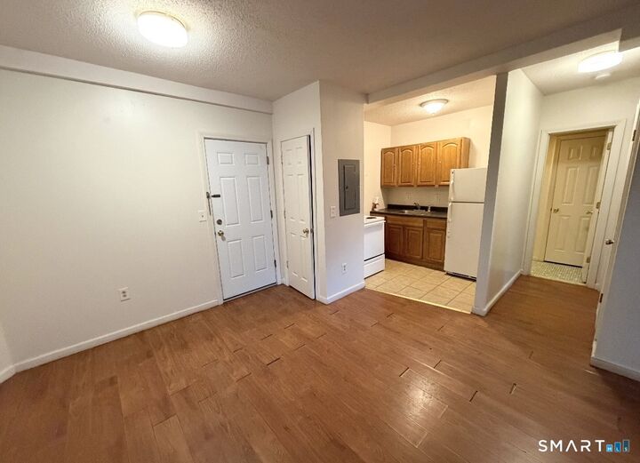 Property Photo:  54 Grafton Street A1  CT 06106 