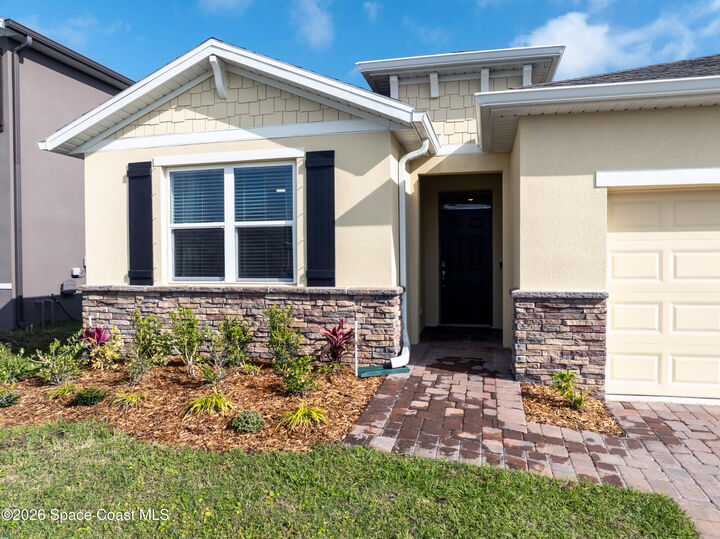 Property Photo:  4926 Barr Street  FL 32904 