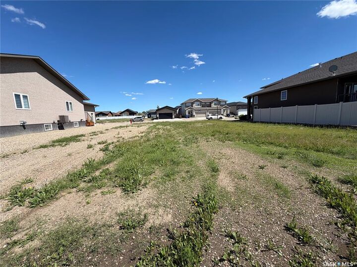 Property Photo:  77 Good Spirit Crescent  SK S3N 0X1 