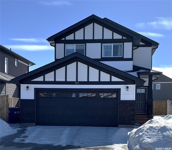 Property Photo: 523 Kensington Place SK S7L 6N7