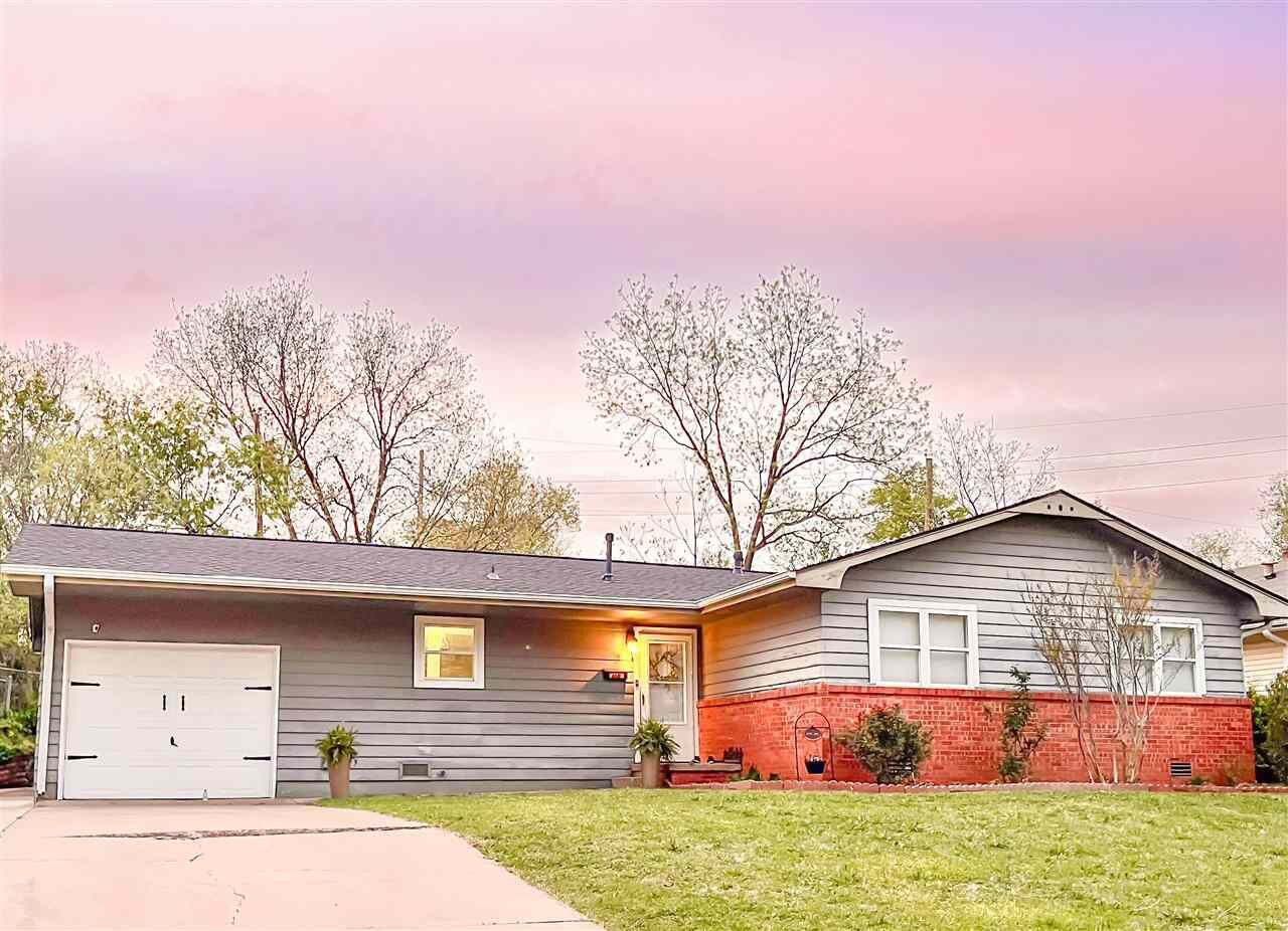 Property Photo:  110 S Arrington  OK 74074 